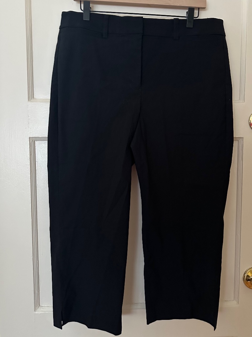 Lane Bryant Black Capri Pant 16 Petite (16P)